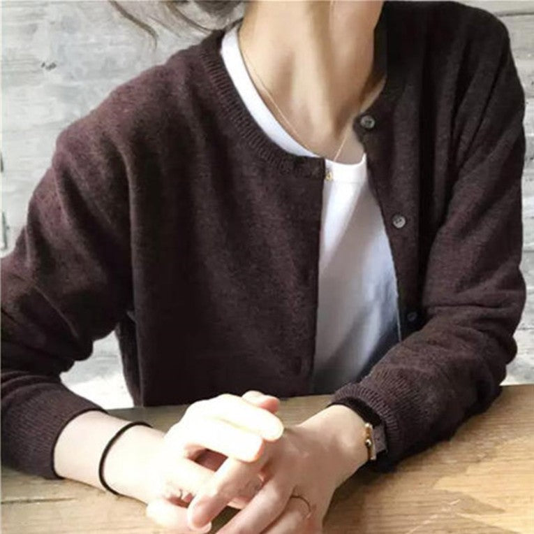 Damen Strickjacke mit feiner Textur und eleganten Knopfdetails Krohn-e