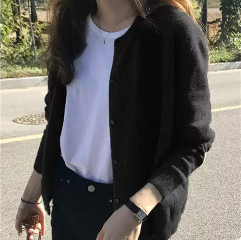 Damen Strickjacke mit feiner Textur und eleganten Knopfdetails Krohn-e