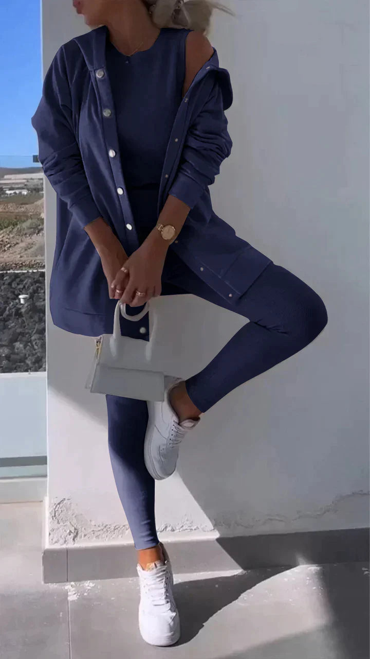 Alicia: Dreiteiliges Strick-Set mit Kapuzenjacke, Top und Hose