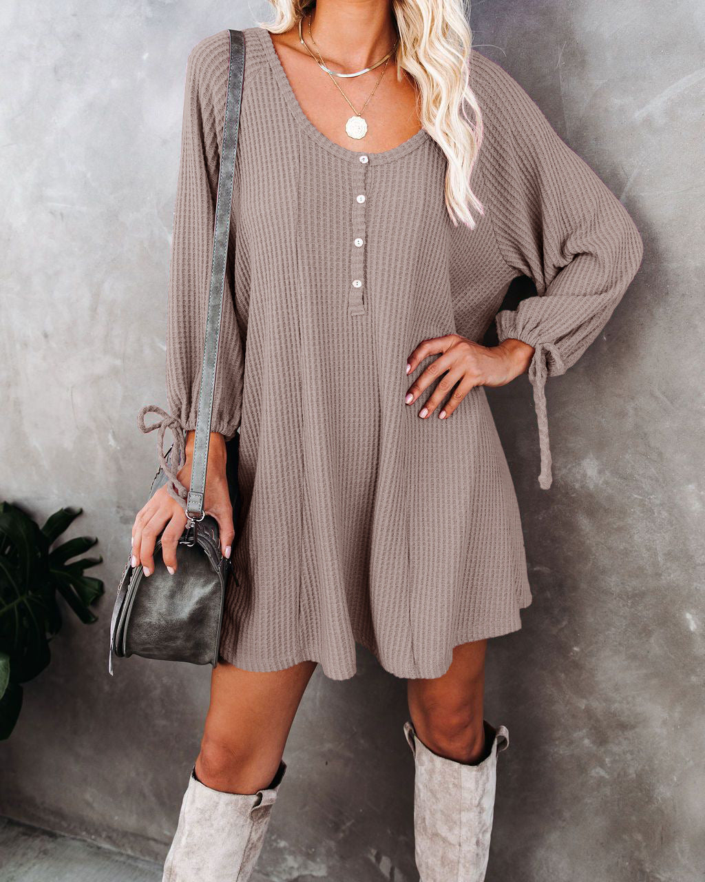 Damen lässiges Knopfkleid mit Rüschendetails und dekorativem Saum Krohn-e