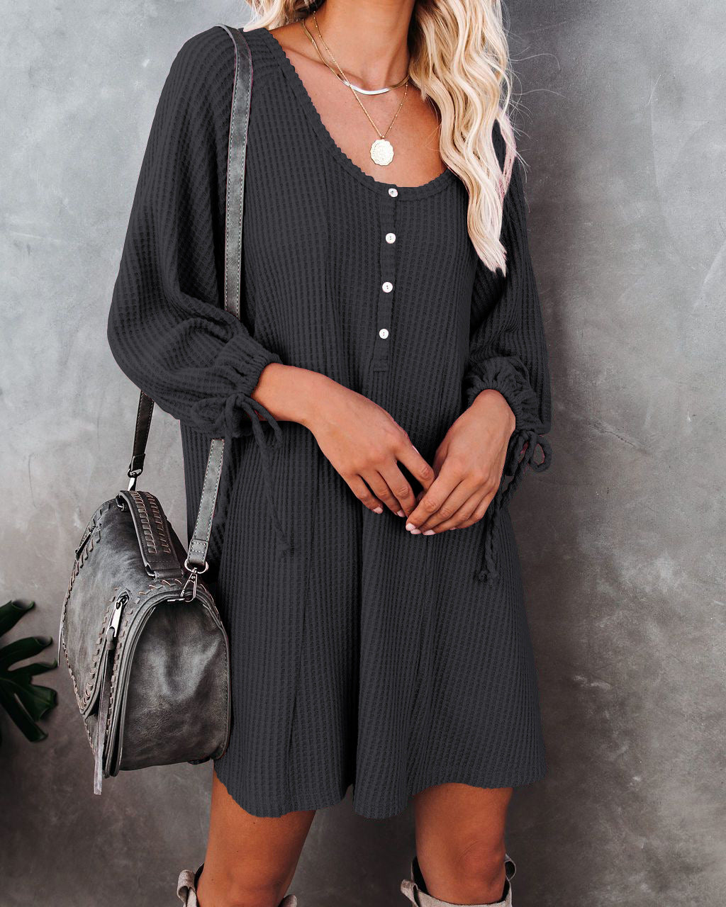 Damen lässiges Knopfkleid mit Rüschendetails und dekorativem Saum Krohn-e