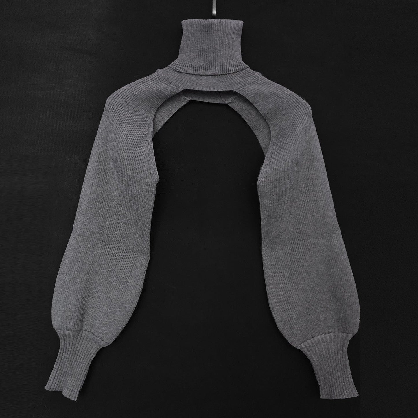 Damen Strickoberteil mit innovativem Schnitt und hohem Kragen Krohn-e