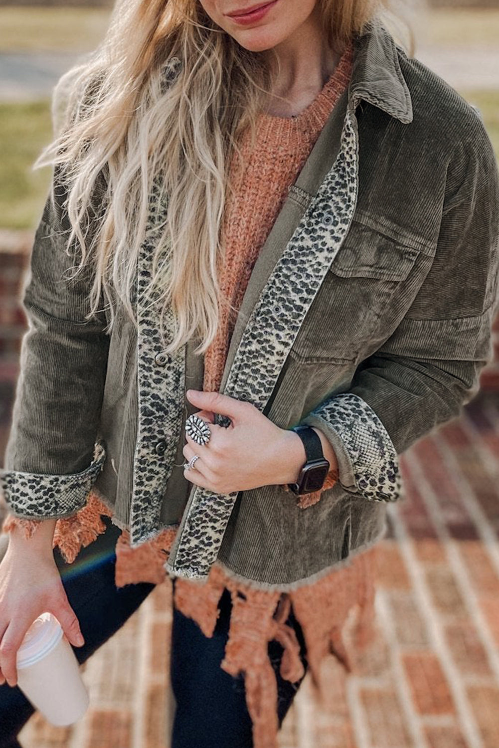 Krohn-e | Samtjacke mit Tierdruck Details Stilvoll und Einzigartig Ideal für Den Alltag