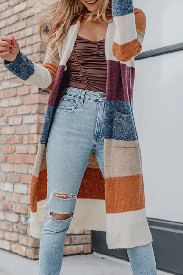 Krohn-e | Gestrickte Strickjacke mit offener Vorderseite und Farbblock