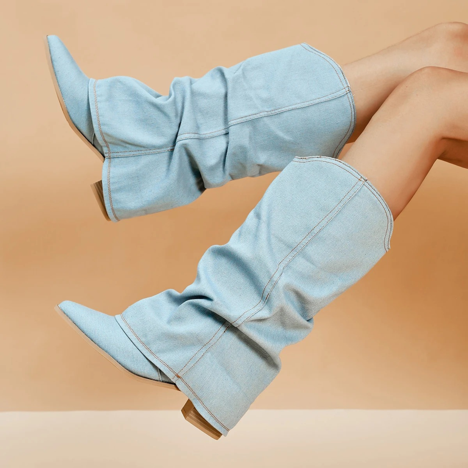 Krohn-e | Gefaltete Denim-Stiefel mit Blockabsatz