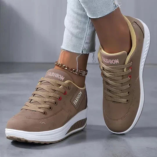 Henrietta Sue Damensneaker mit Keilabsatz