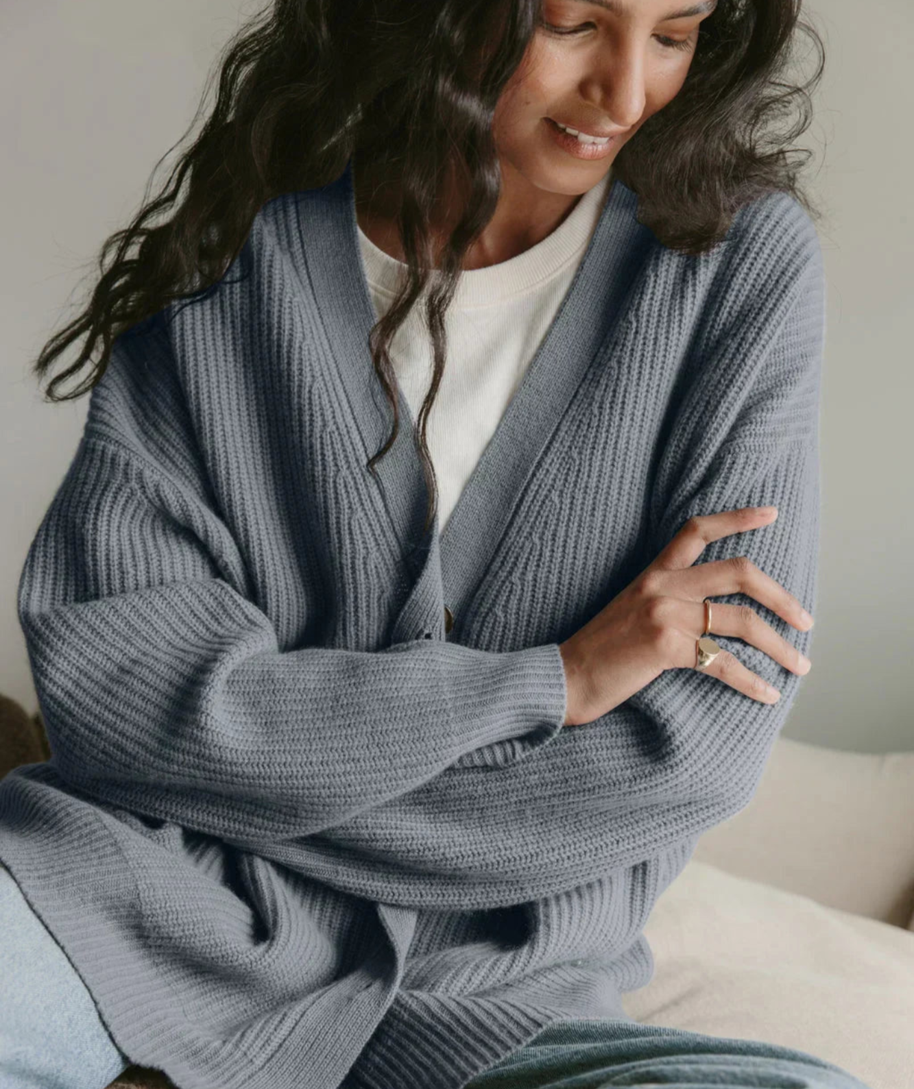 Krohn-e | V-Ausschnitt-Cardigan für Frauen