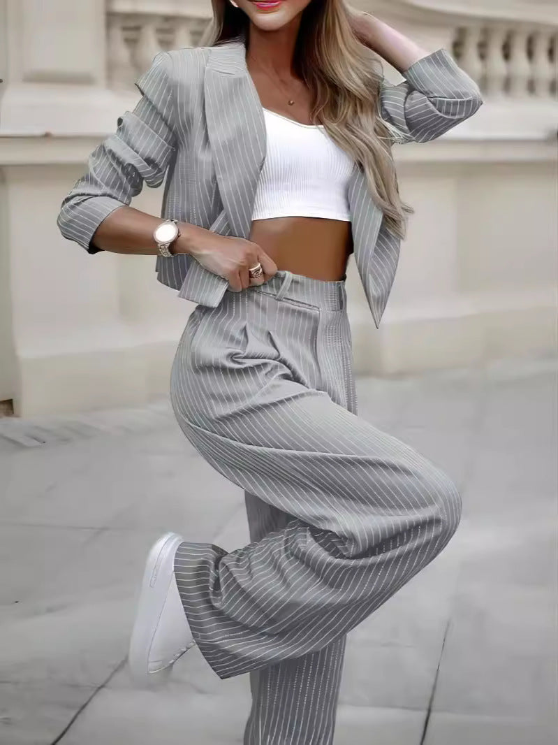 Krohn-e | Stylischer Nadelstreifen Blazer und Hosen Satz