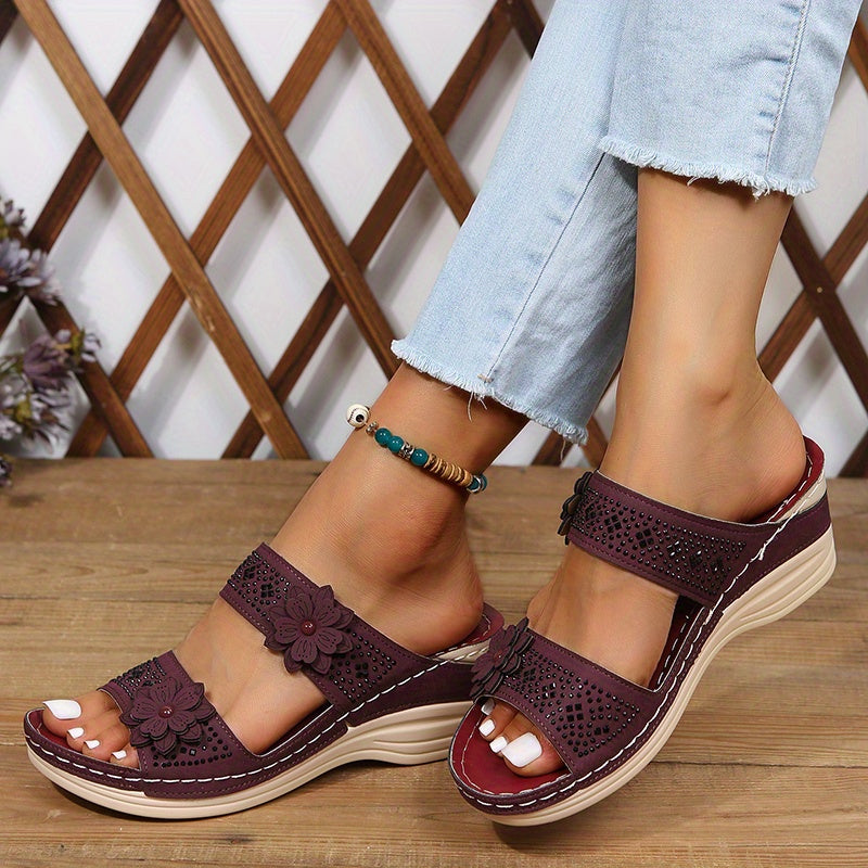 KROHN-E Damen Wedge Pantoletten Blumenverzierung Keilabsatz