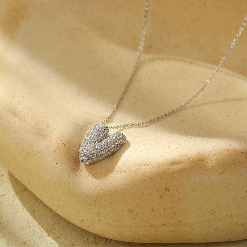 Fudus Stahl-Anhänger mit dicken Buchstaben