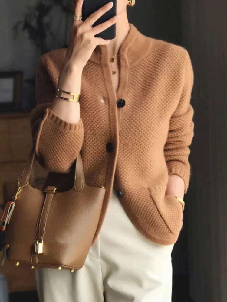 Krohn-e | Eleganter Strickcardigan mit Hohem Kragen
