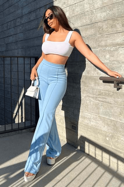 Henriette Damenhose: Hoch tailliert, ausgestellte Form