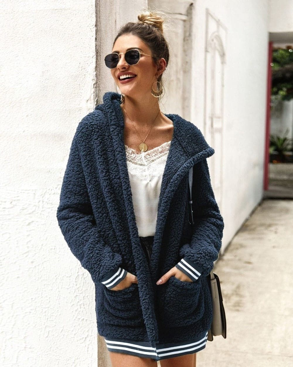 Krohn-e | Fleece Jacke - Oversized Sherpa - Kapuze und Große Taschen - Weich und Warm