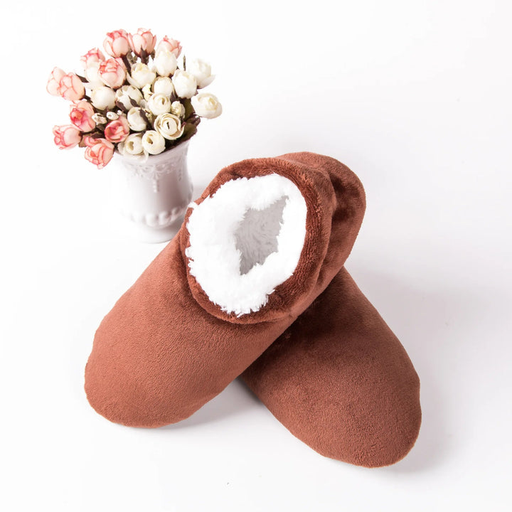 Orthopedic Slippers for Men and Women: Comfort and Safety