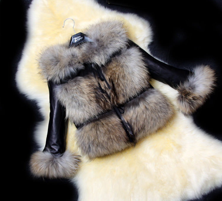 Damen Stilvolle Kunstpelzjacke mit tailliertem Schnitt und eleganten Details Krohn-e