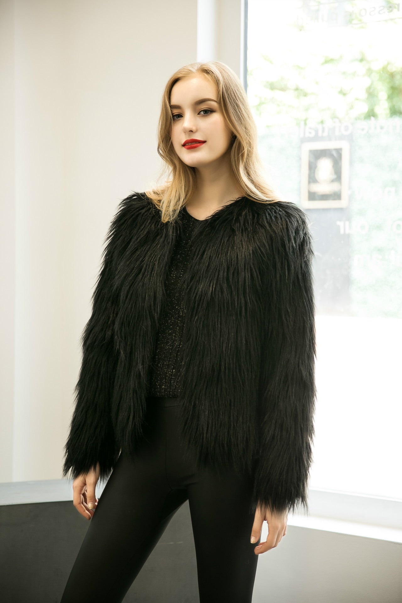 Damen Flauschige Kurzjacke mit elegantem Schnitt und weichem Fellgefühl Krohn-e