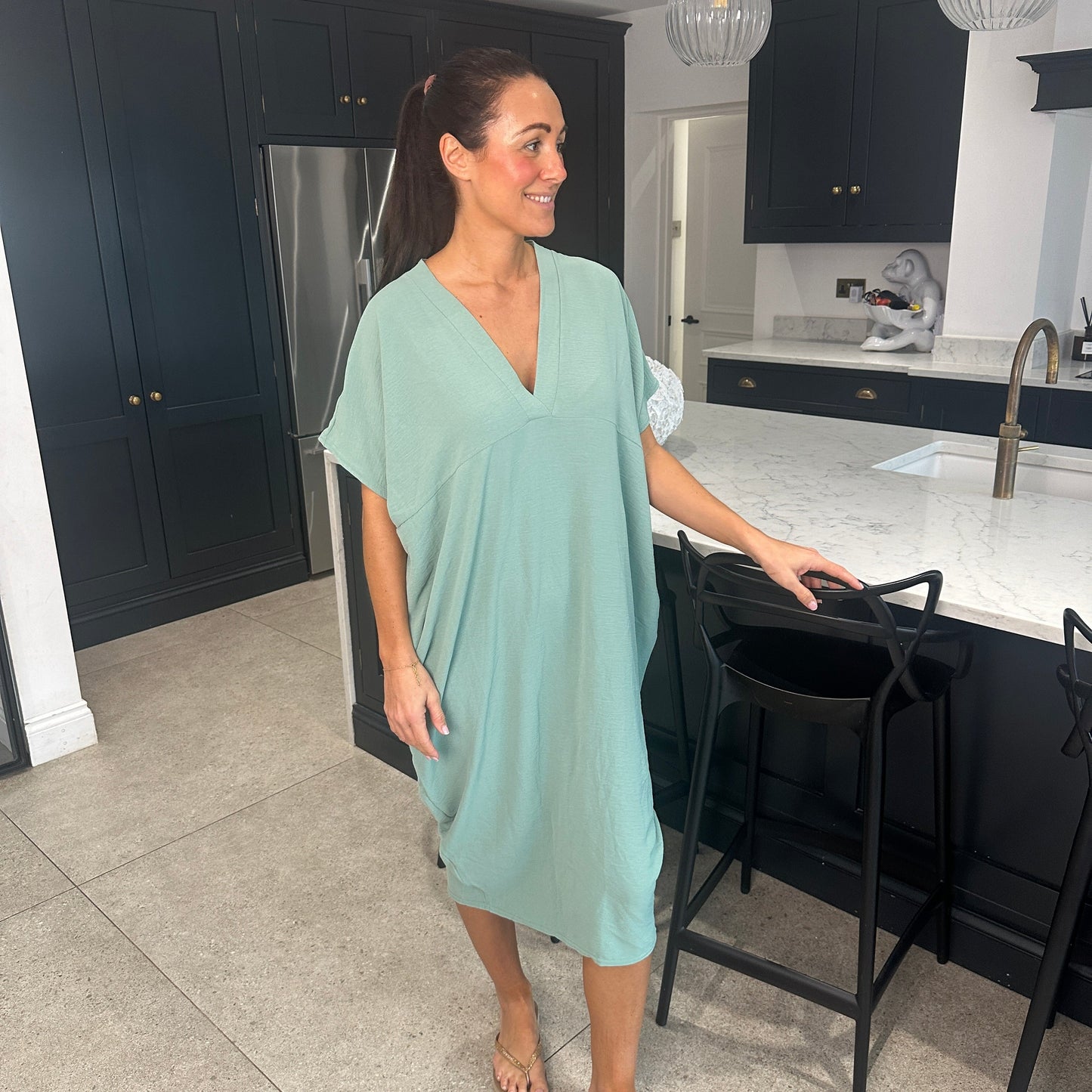 Veralice Kleid mit V-Ausschnitt