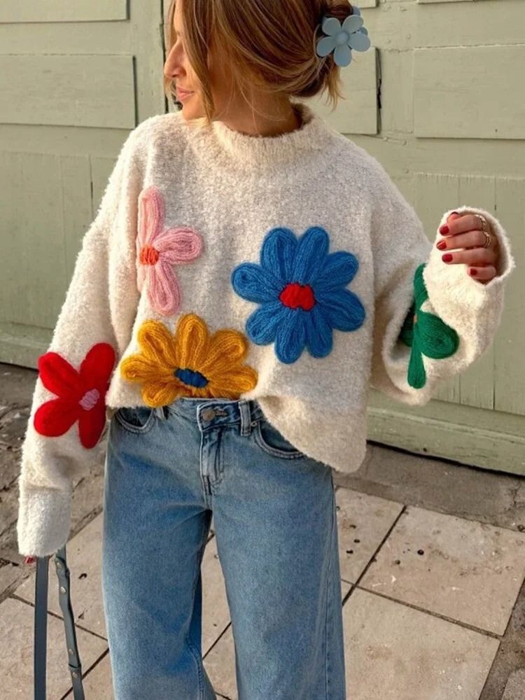 Krohn-e | Gestrickter Blumenpullover