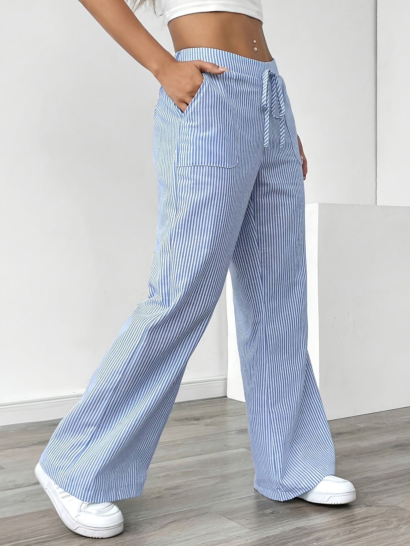 Damenhose Tamara: Weite Passform, mit Taschen und Bund