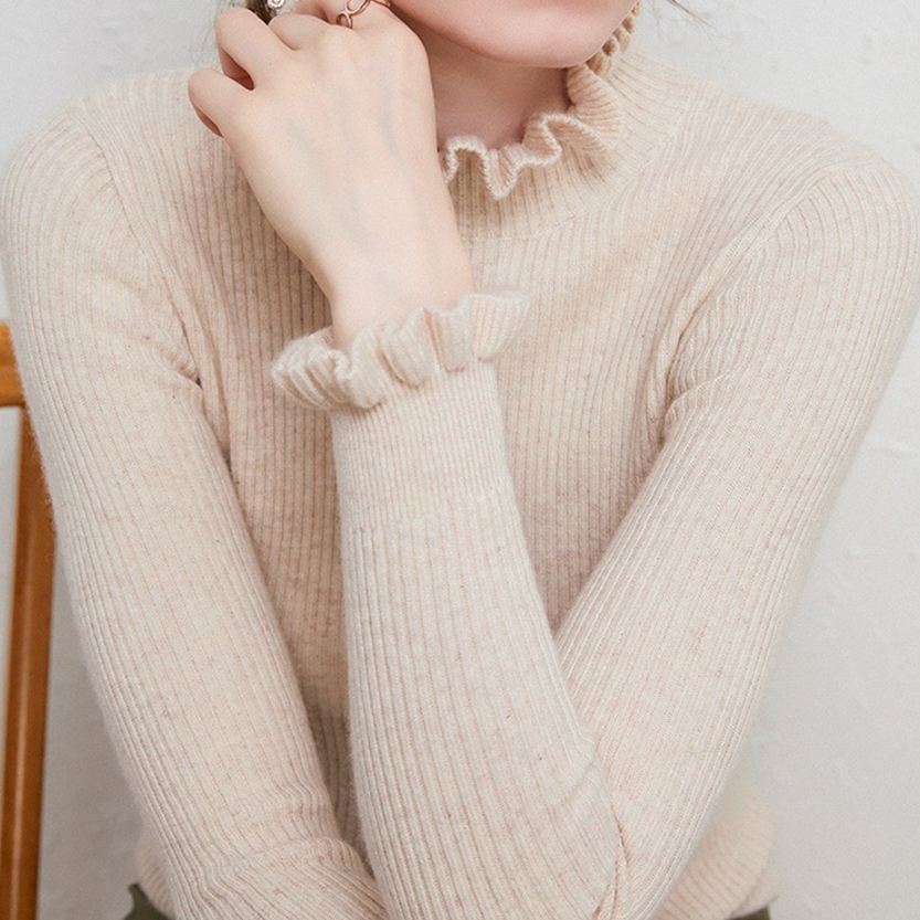 Krohn-e | Rollkragen-Strickpullover mit zarten Rüschendetails