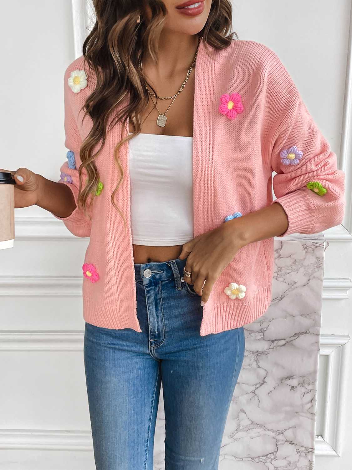 Krohn-e | Strickcardigan mit Blütendetails Offene Vorderseite Feminin und Stylisch