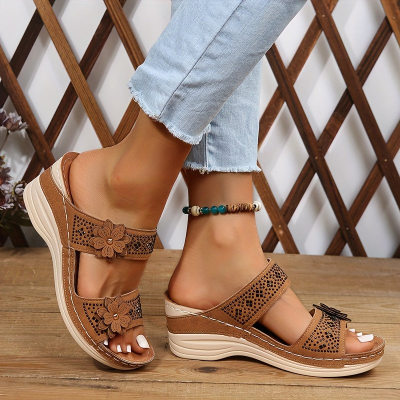 KROHN-E Damen Wedge Pantoletten Blumenverzierung Keilabsatz