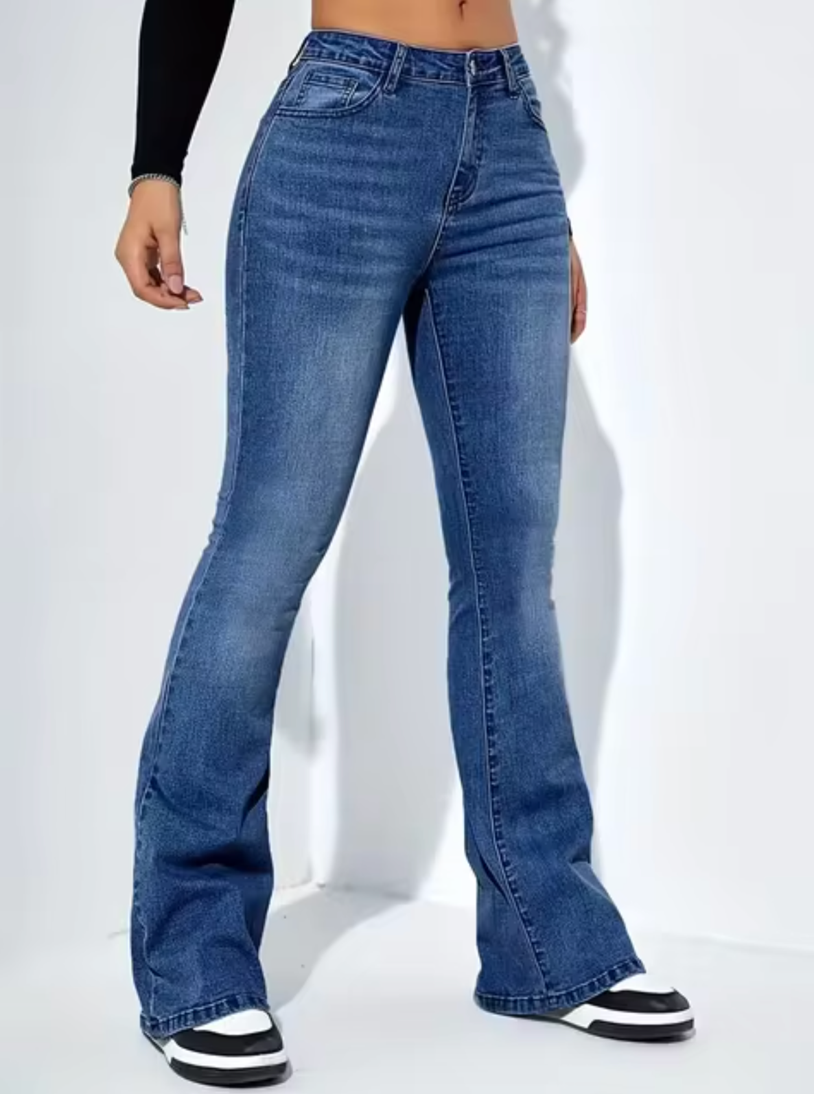 Krohn-e | Schicke High-Waist-Schlagjeans für Damen