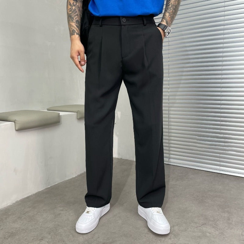 Moderne, bequeme Herrenhose im eleganten Stil