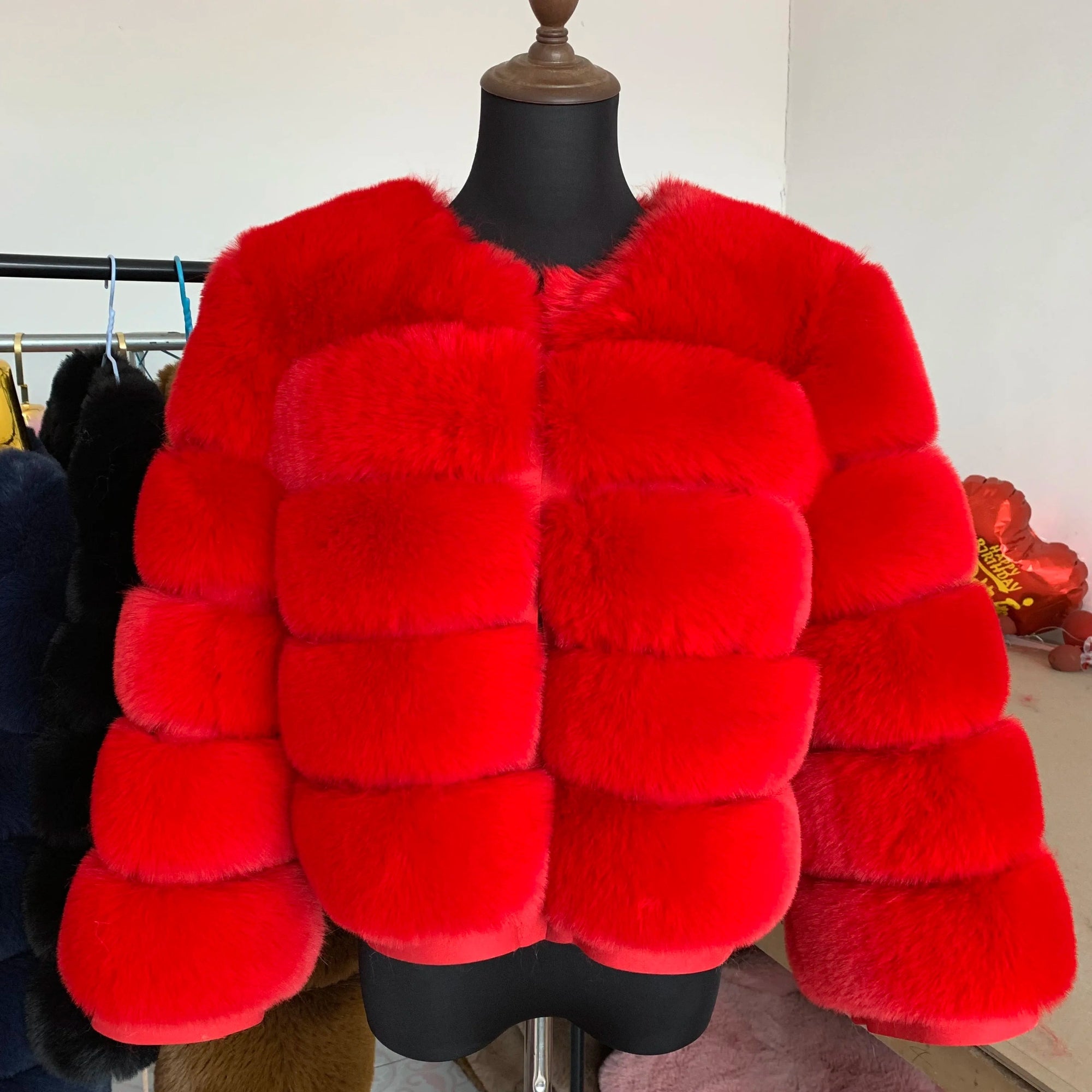 Modischer Wintermantel aus Kunstfell für Damen – Sari