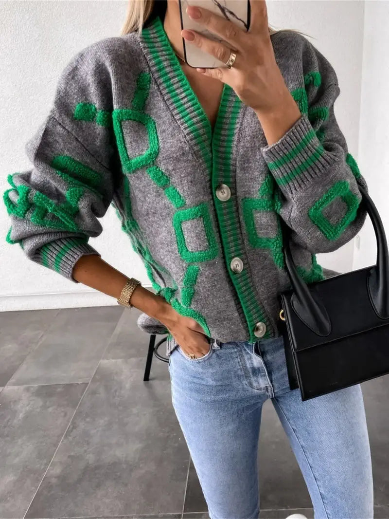 Elegantes Silja Cardigan mit kontrastierendem V-Ausschnitt
