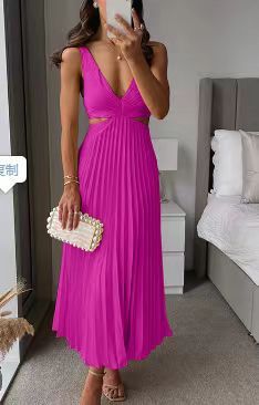 Sarah: V-Ausschnitt, ärmelloses, plissiertes Maxikleid mit offenem Rücken