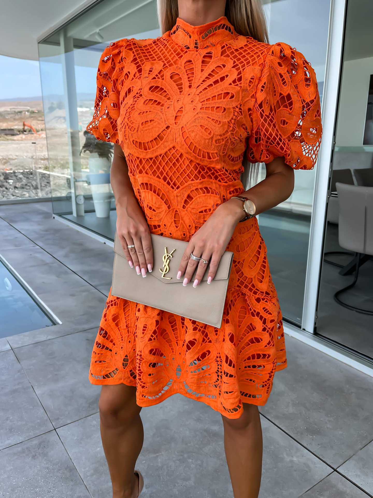 Damenkleid von Fudus: Modische Spitze, elegant