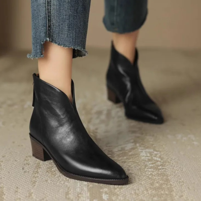 Krohn-e | Stiefeletten Leder Spitze Seitenreißverschluss Blockabsatz Elegante Passform