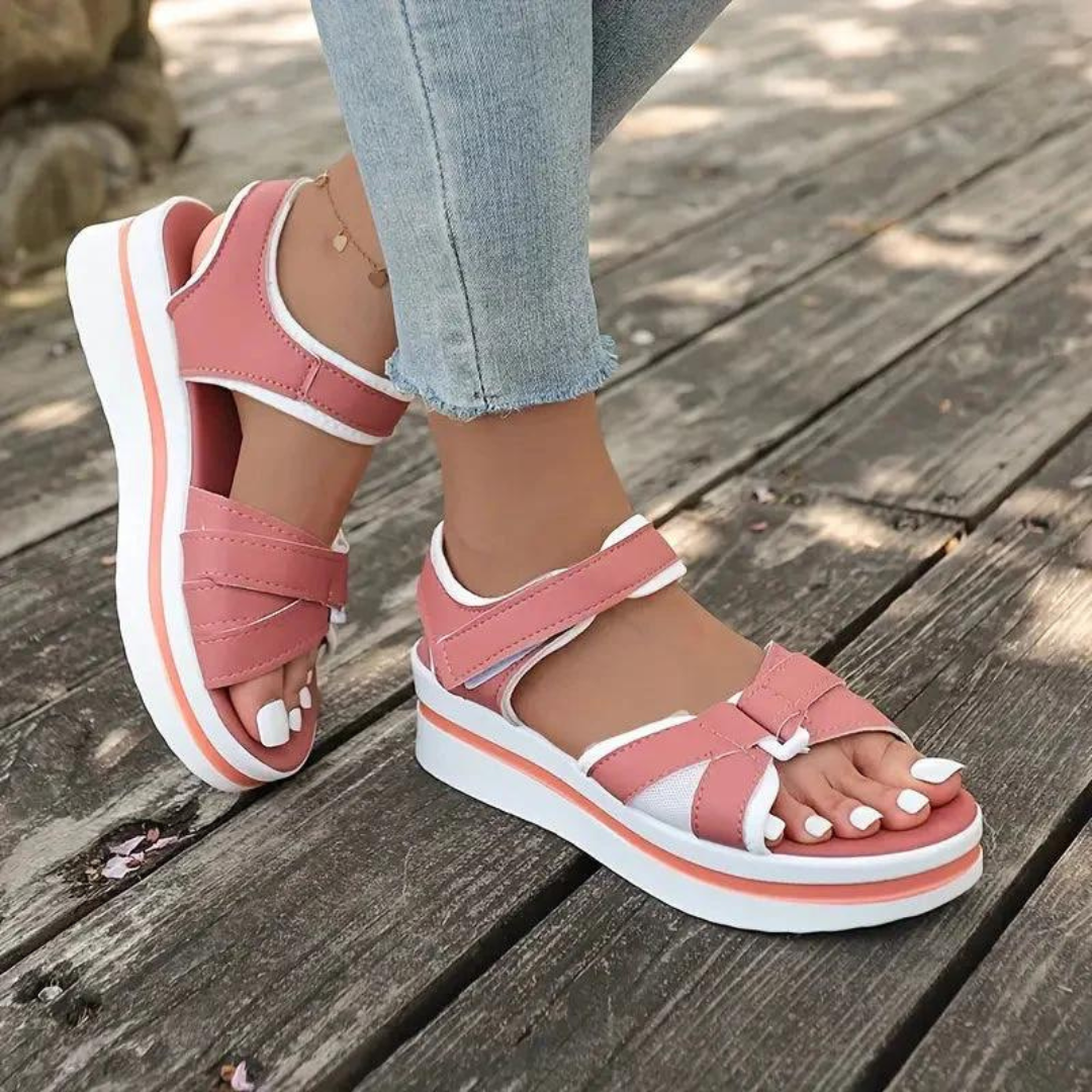 Sommerliche Plateau-Sandalen für Damen in stilvollem Design