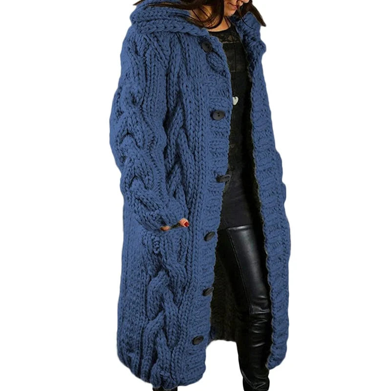 Romee: Grobe Strickjacke