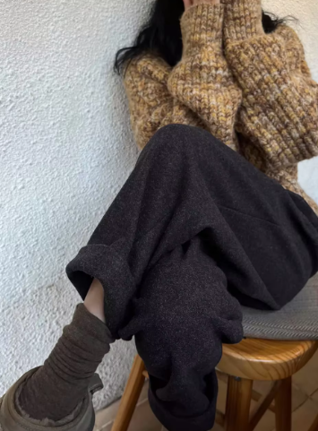 Cecelia: bequeme Wollhose mit weiten Taschen