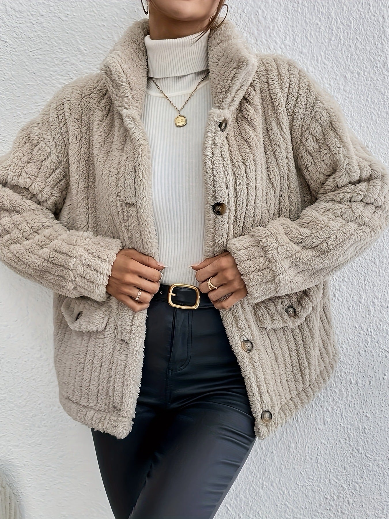 Krohn-e | Doppelseitige Strickjacke mit Samtknöpfen