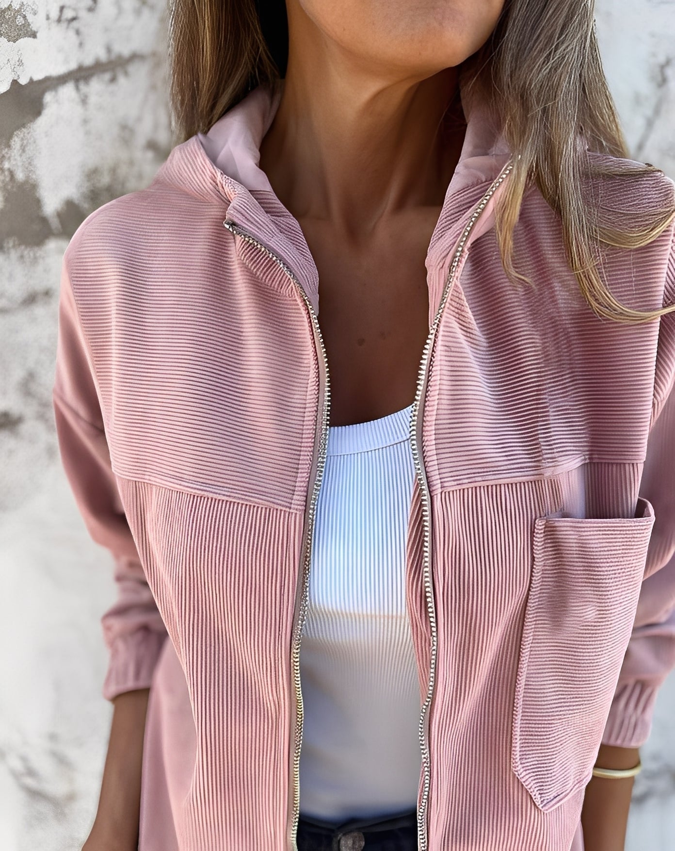 Krohn-e | Lässige Cord-Jacke mit Kapuze für Frauen
