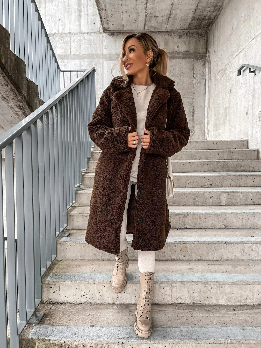 Krohn-e | Fell-Trenchcoat - stilvolle lange Damenoberbekleidung