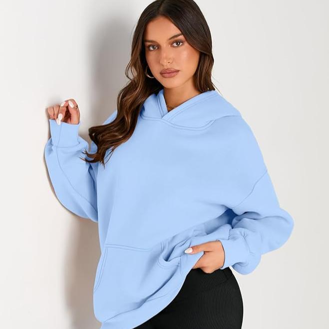 Großer Kapuzenpullover mit langen Ärmeln und Taschen von Fudus