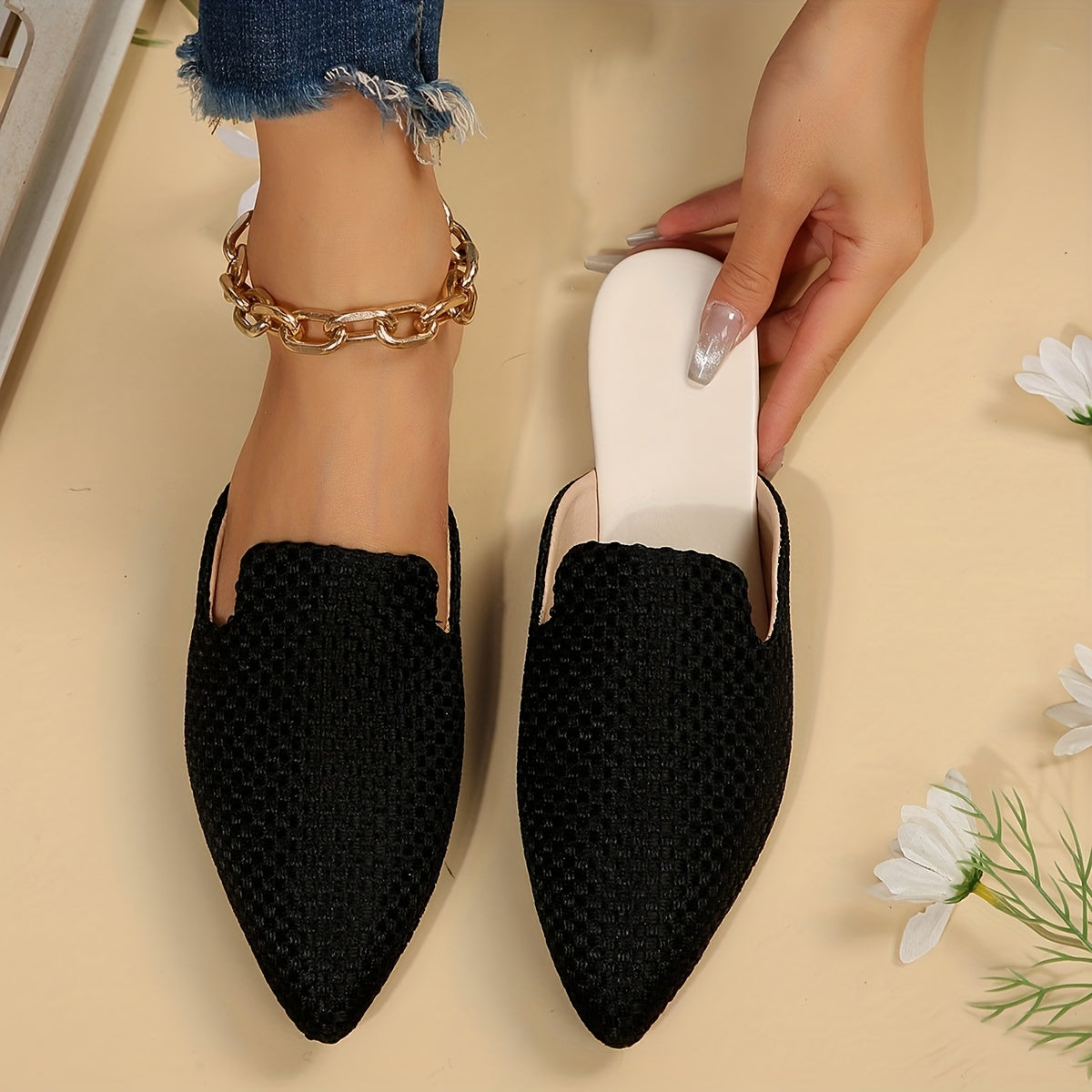 Komfortable und leichte Pantoletten mit Spitze - Tresa