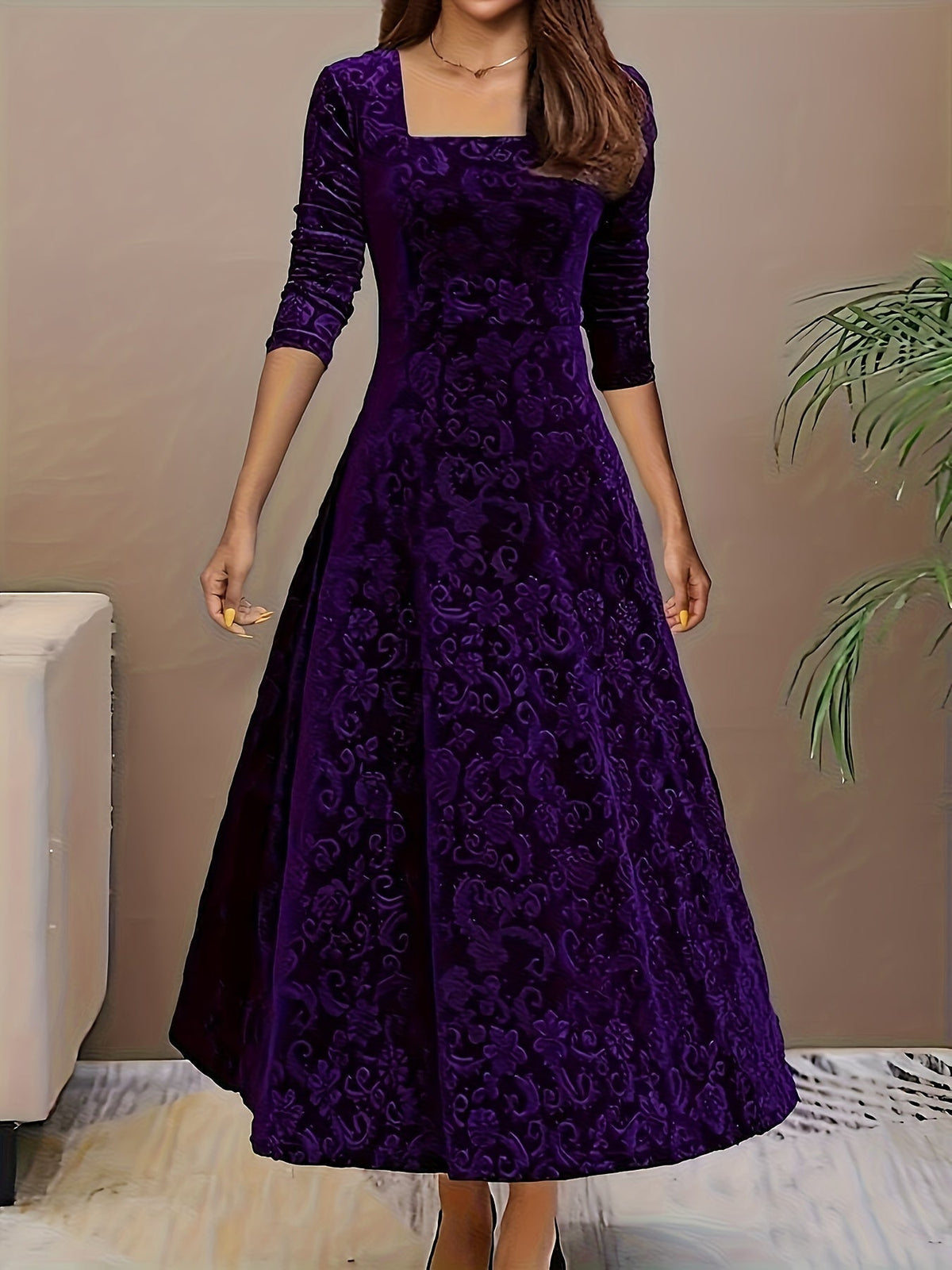 Isabella | Damen Samt Midi Kleid Florales Reliefmuster