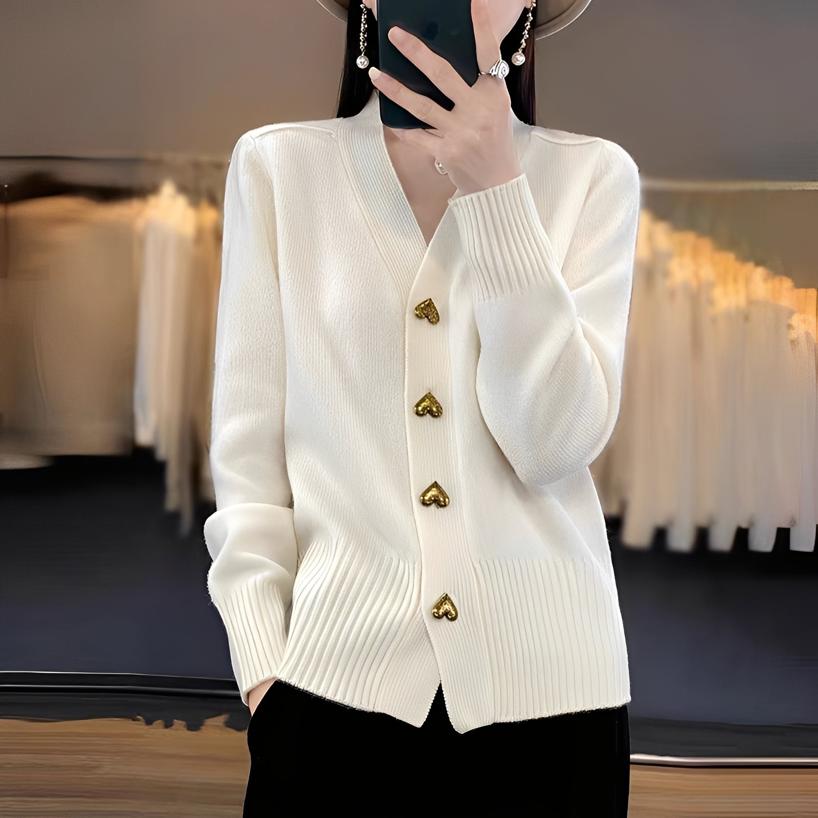 Krohn-e | Strickjacke mit Herzknöpfen für Frauen