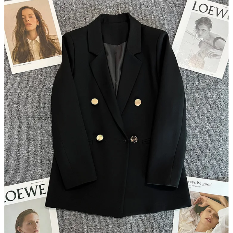 Lang geschnittener Damenblazer mit Knöpfen von Avelena