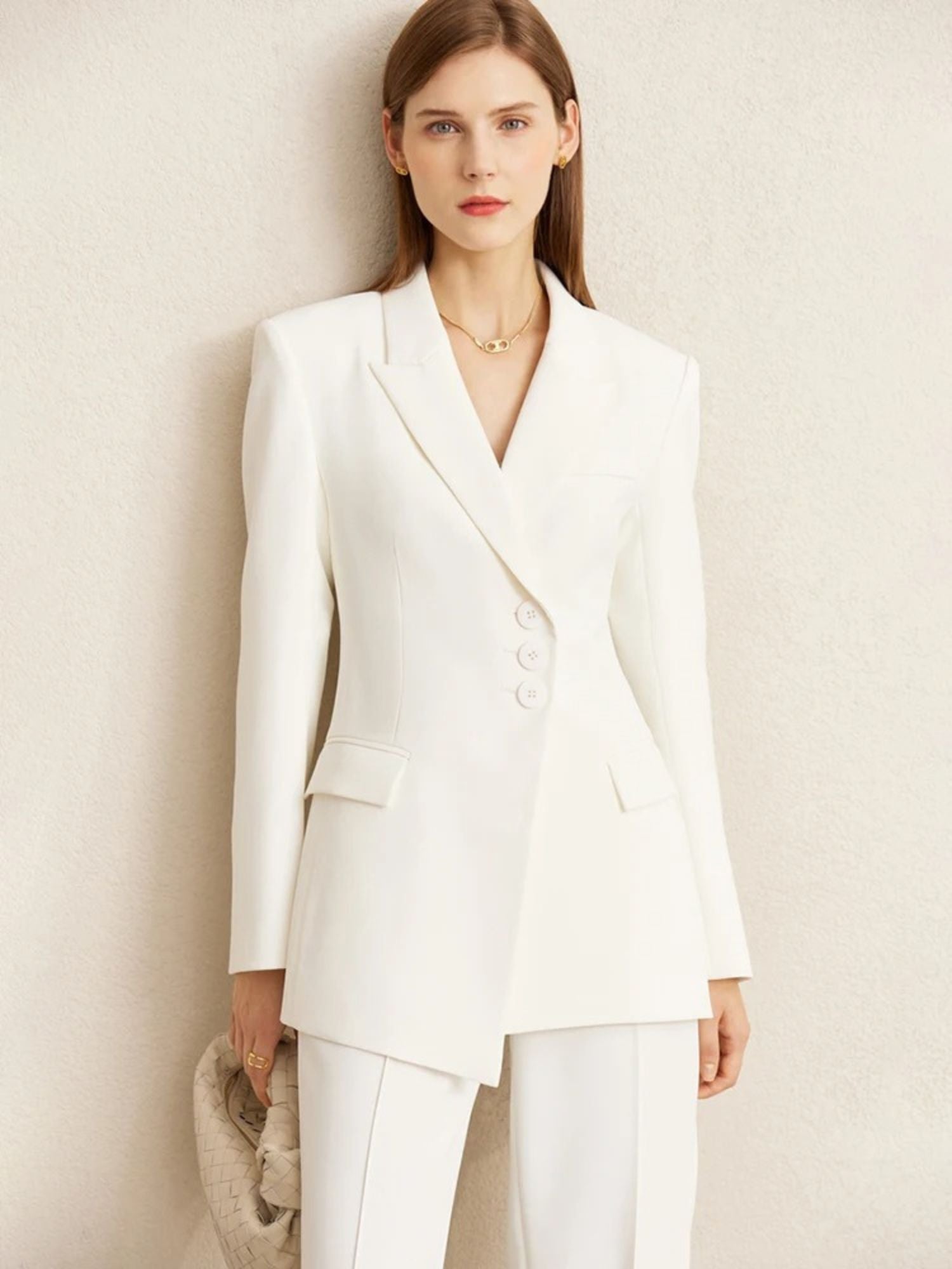Minimalistisches Blazer- und Hose-Set mit hochgeschnittener, taillierter Hose