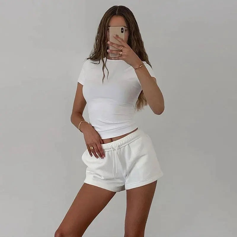 Leichter und stylischer Sommer-Crop-Top für Frauen von Ines