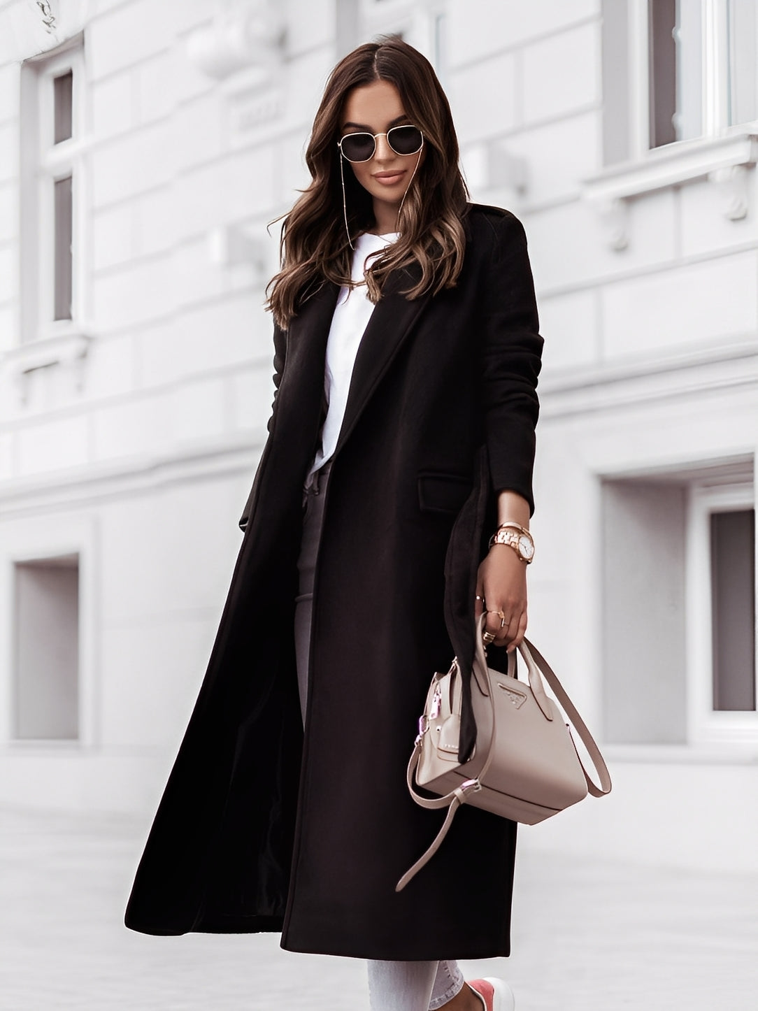 Krohn-e | Stylischer Wollmantel mit Taillengürtel für Frauen