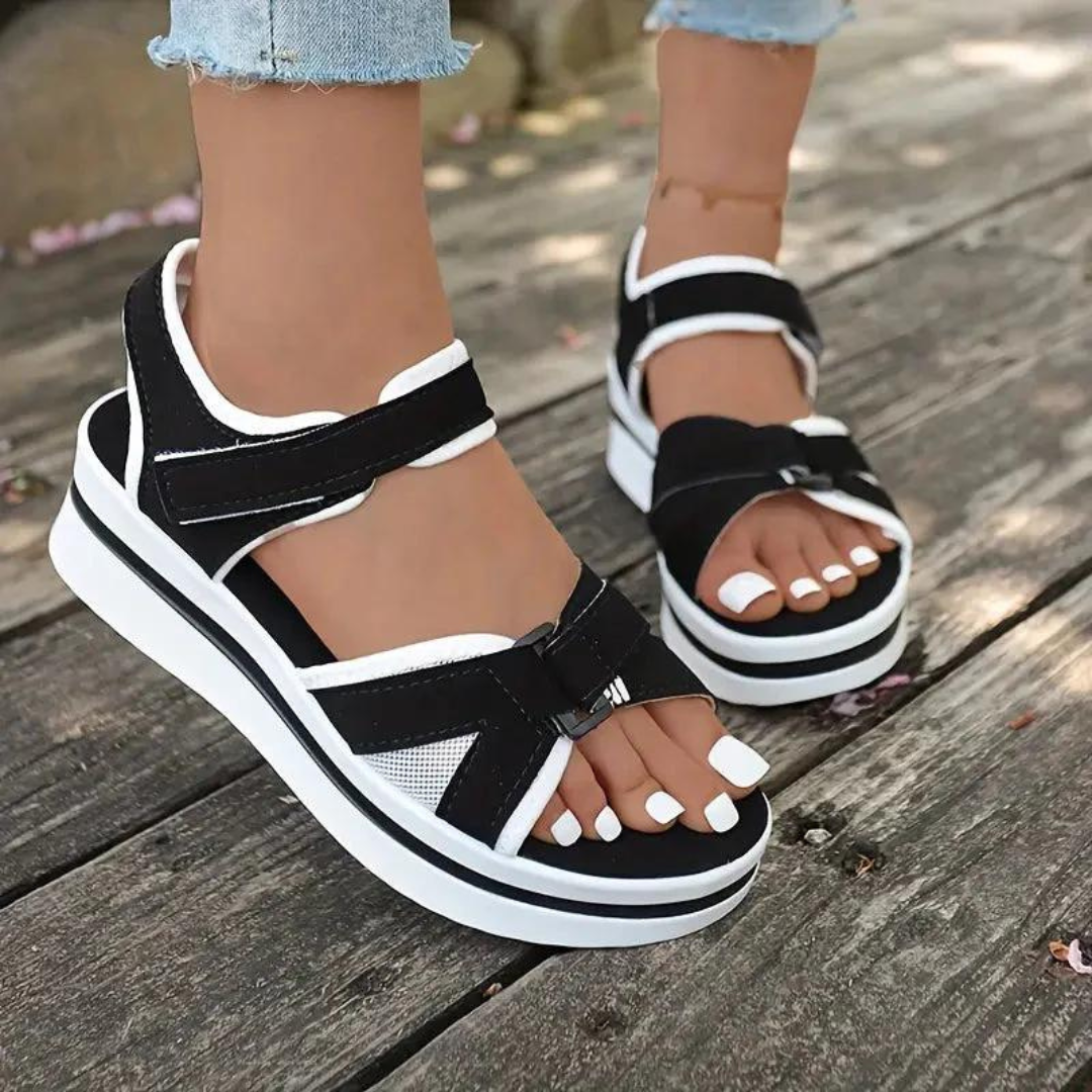 Sommerliche Plateau-Sandalen für Damen in stilvollem Design