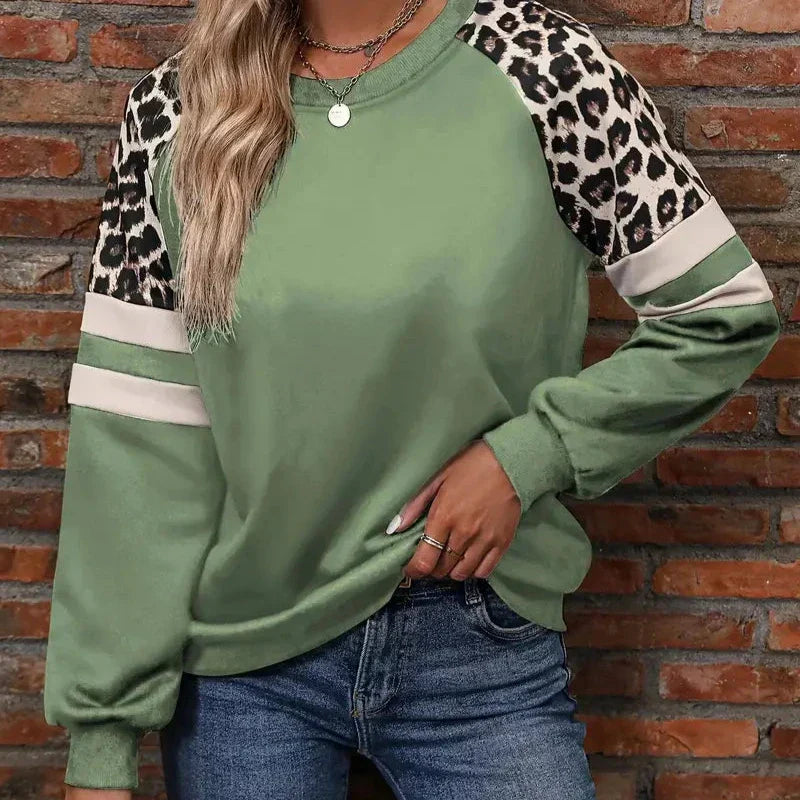 Lockeres Langarm-Sweatshirt mit Leoprint und Rundhals