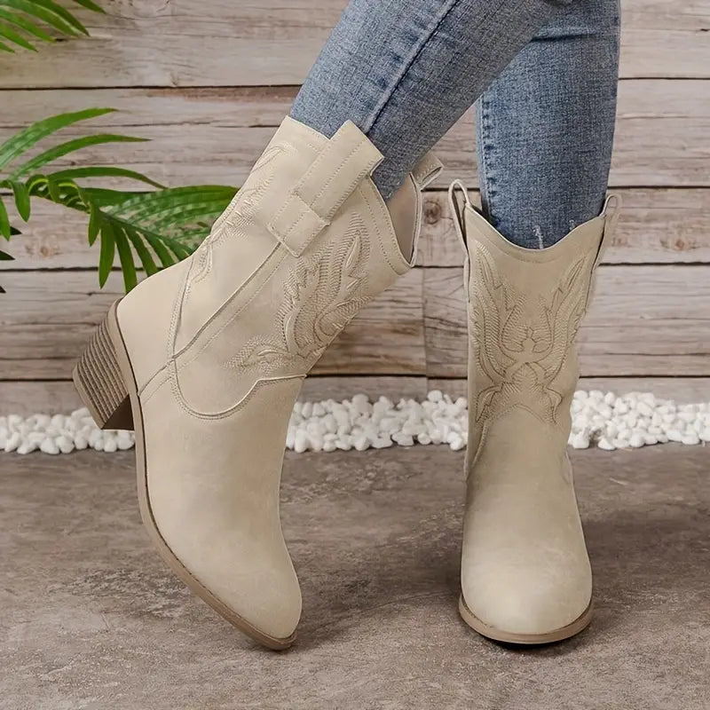 Krohn-e | Vintage Western Cowboy-Stiefel mit V-Ausschnitt-Stickerei und Blockabsatz